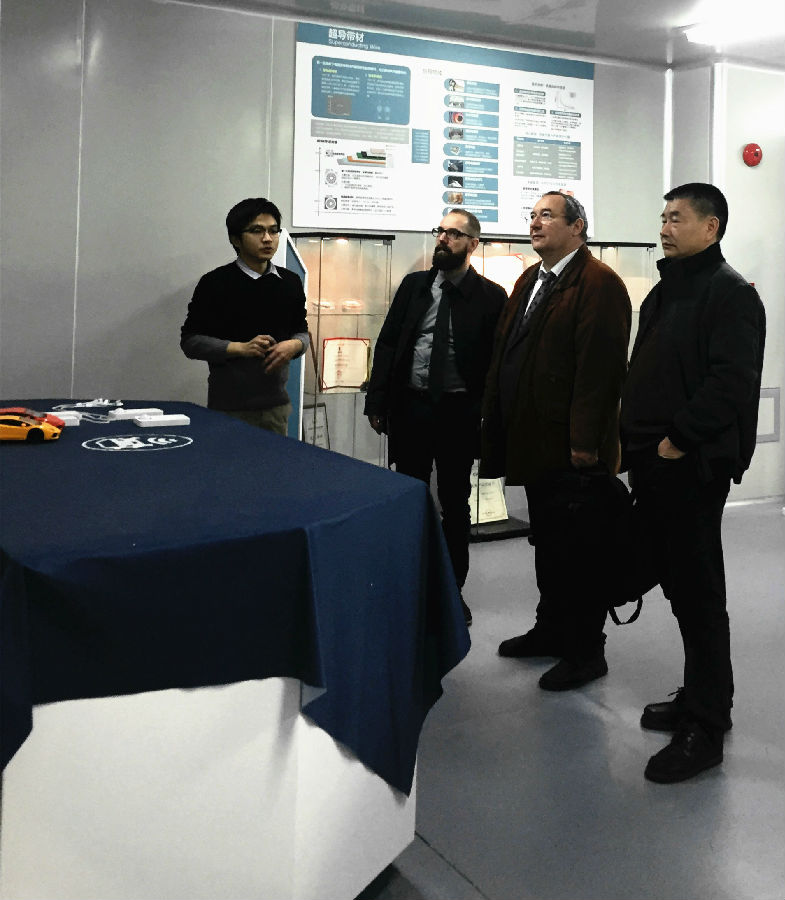 为领导讲解二代高温超导带材结构及性能